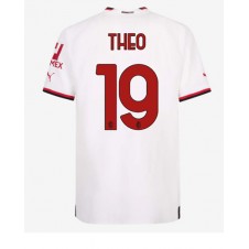 AC Milan Theo Hernandez #19 Bortedrakt 2022-23 Kortermet
